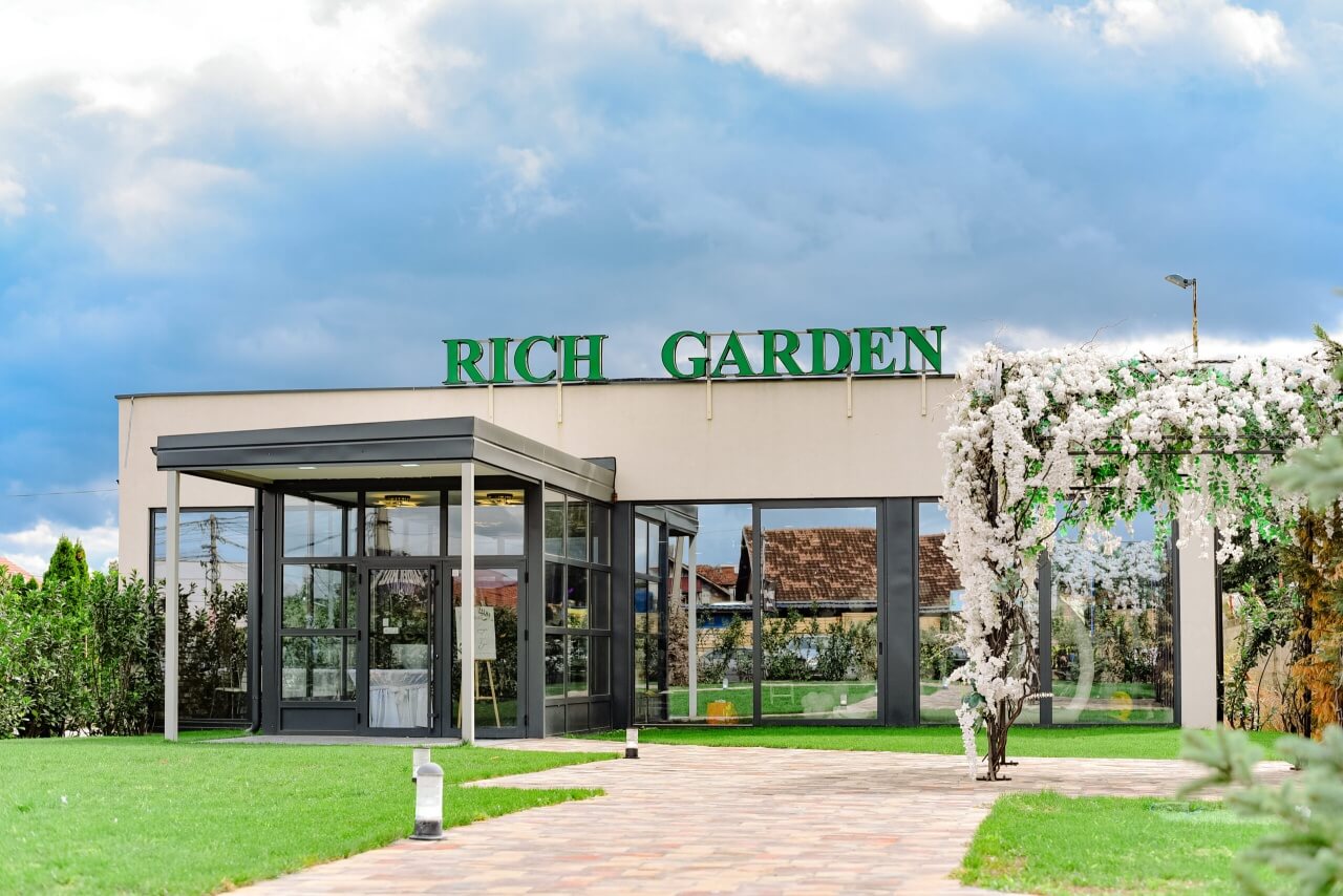 restoran rich garden enterijer 8